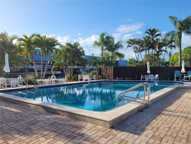 Building Photo - 14521 Catalina Cir