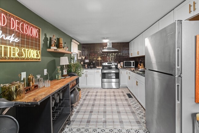 Building Photo - 619 Taylor Ave