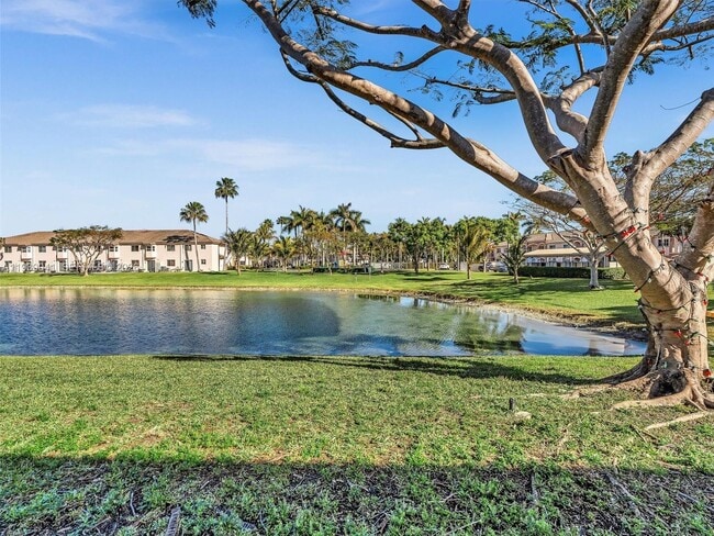 Building Photo - 1271 SE 28th Ct