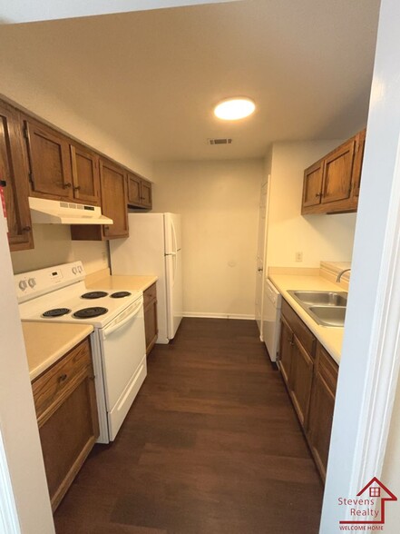 Building Photo - 419 Oriole Dr