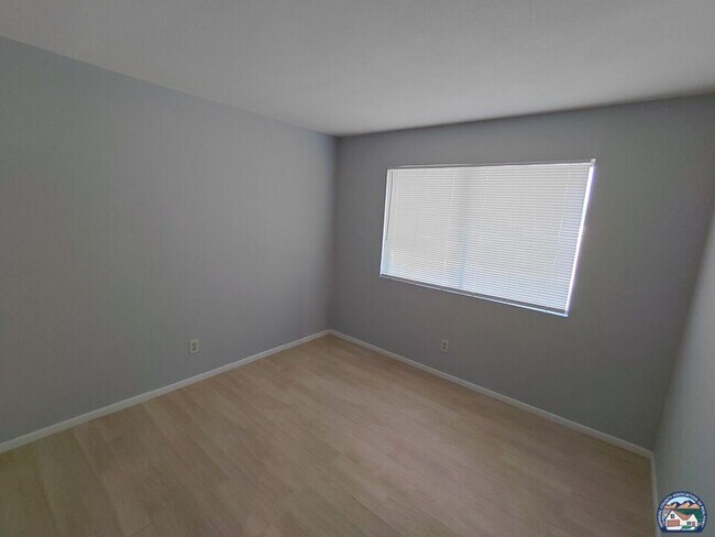 Building Photo - 1100 Rodeo Dr