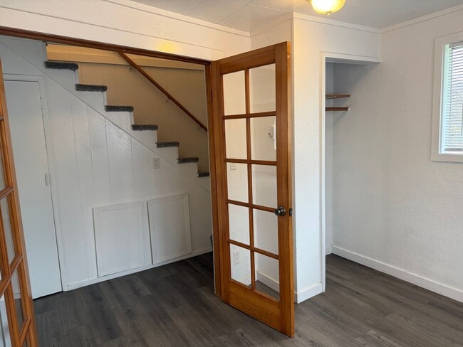 Building Photo - Updated 4 bedroom, 1 bath home in Eugene!