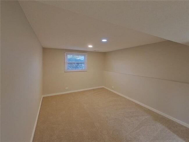 Building Photo - 3760 75th St E