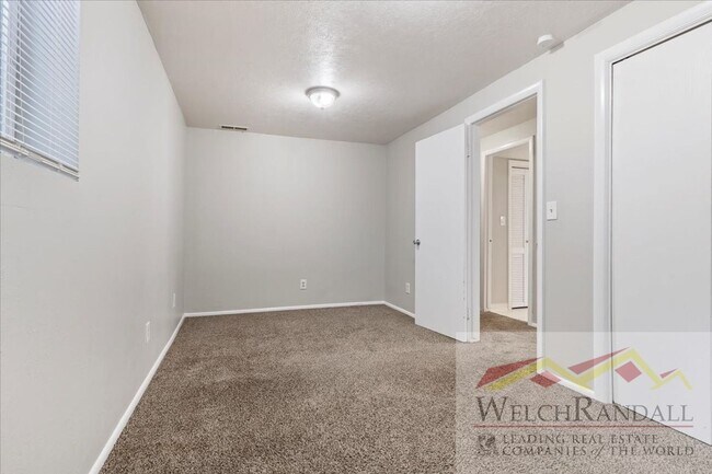Building Photo - Beautiful Rental Home in Highland