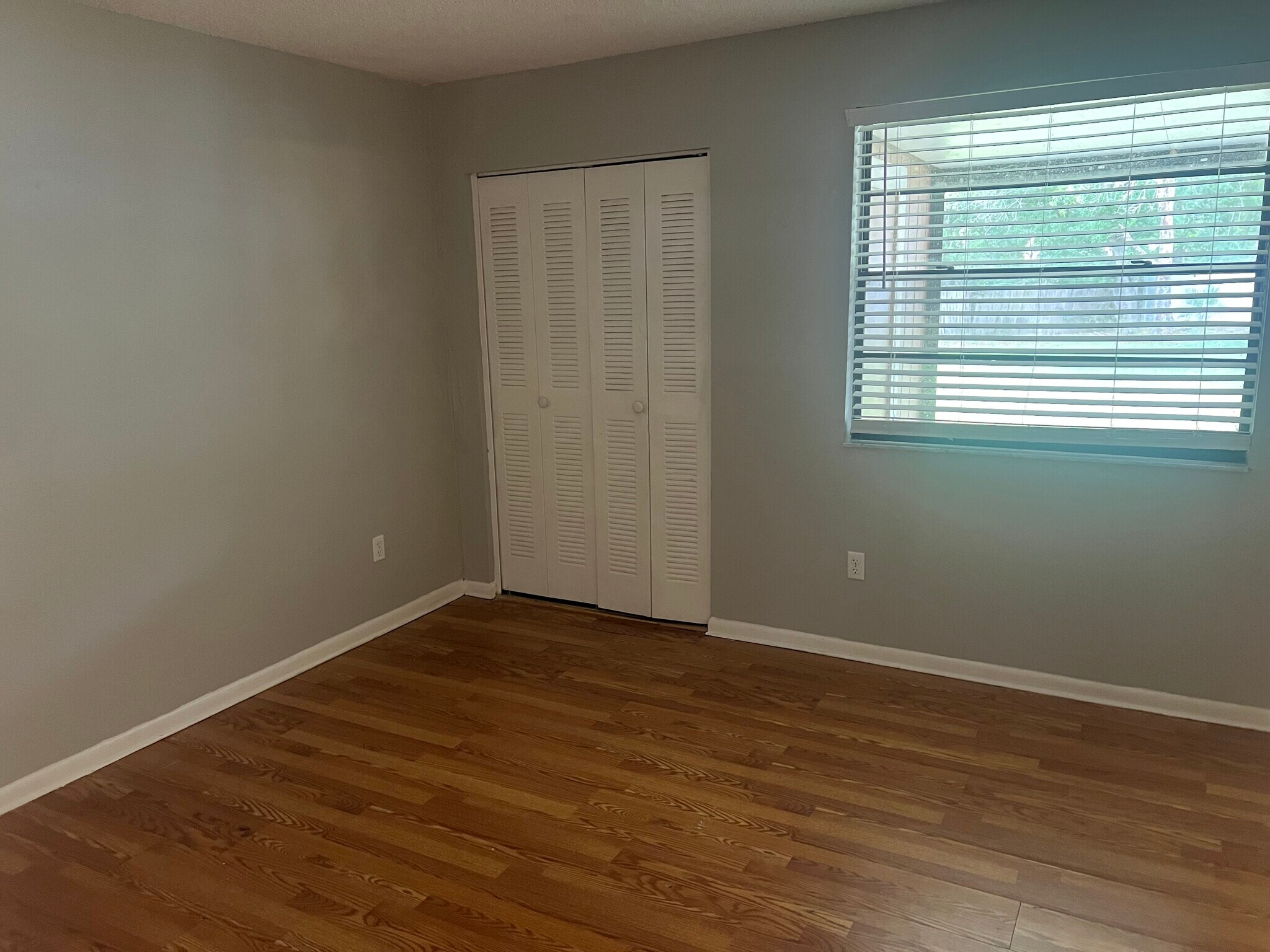 Building Photo - 10101 Lake Oak Cir