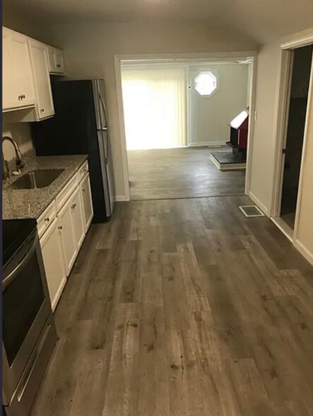 Building Photo - 3 Flagg Rd