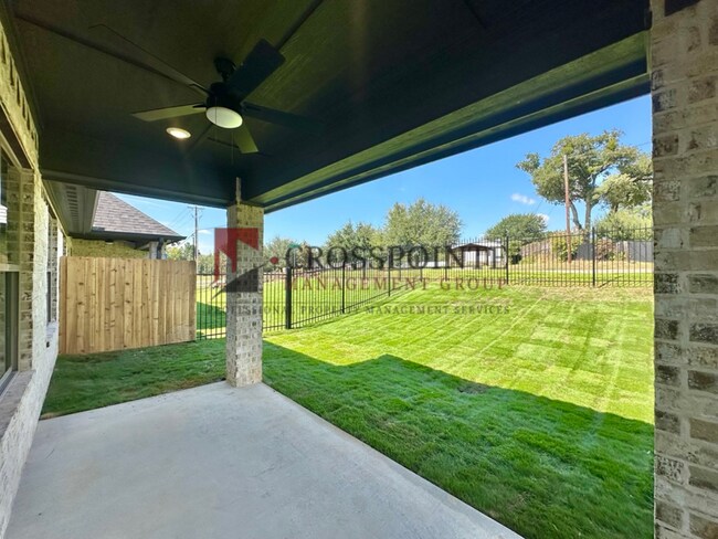 Building Photo - 2408 Henshaw Crk Dr
