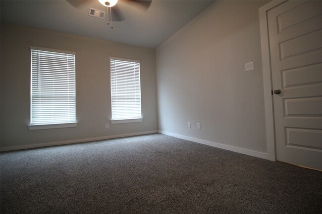 Building Photo - 25504 Starling Ln