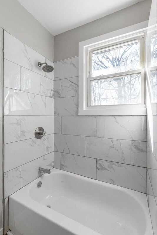 Building Photo - 2117 Foust St