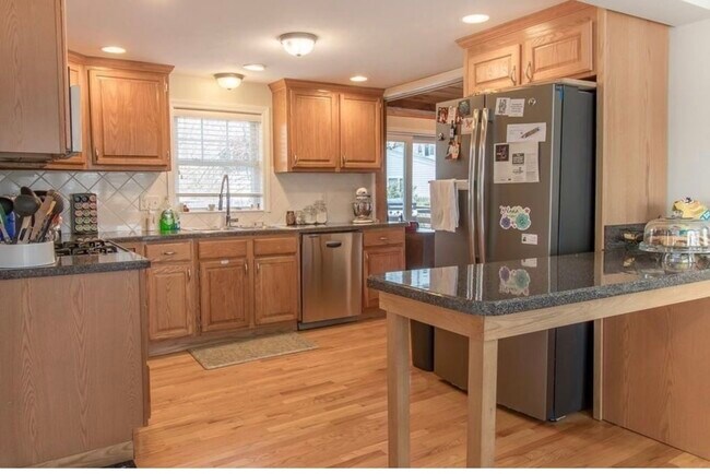Kitchen - 49 Lambert Ave