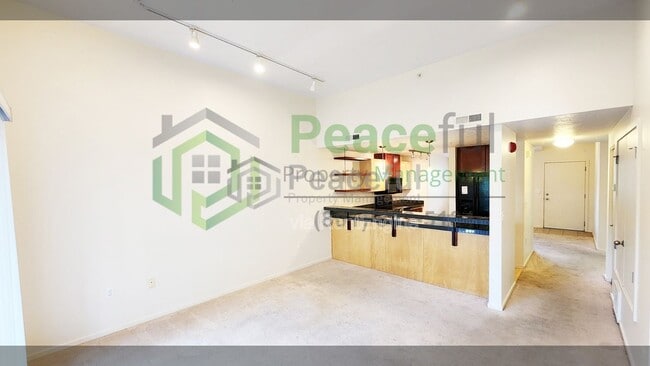 Building Photo - 4340 S Highland Dr