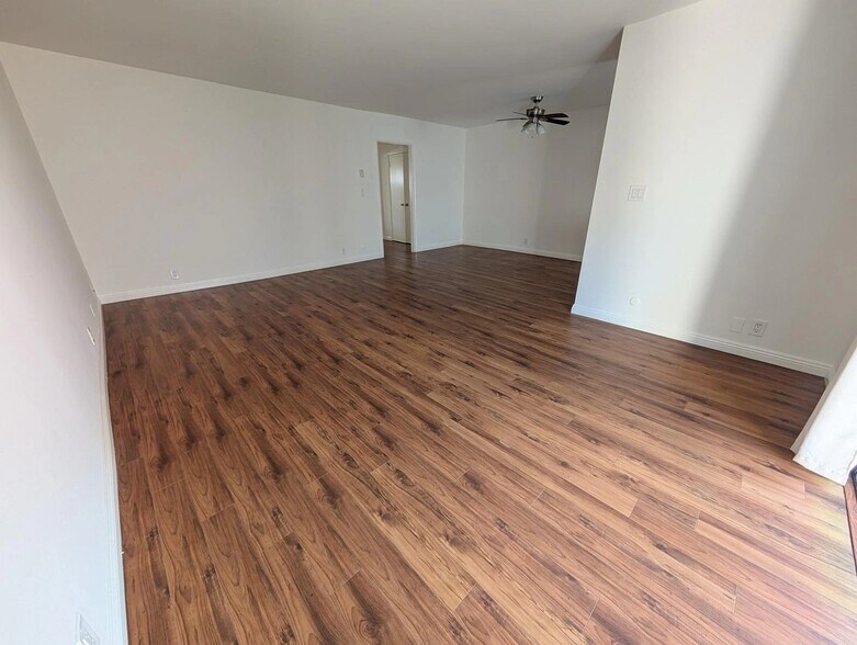 Building Photo - 520 Hayworth Ave