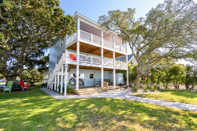 Building Photo - Seasonal Rental: Total Relaxation with Sou...