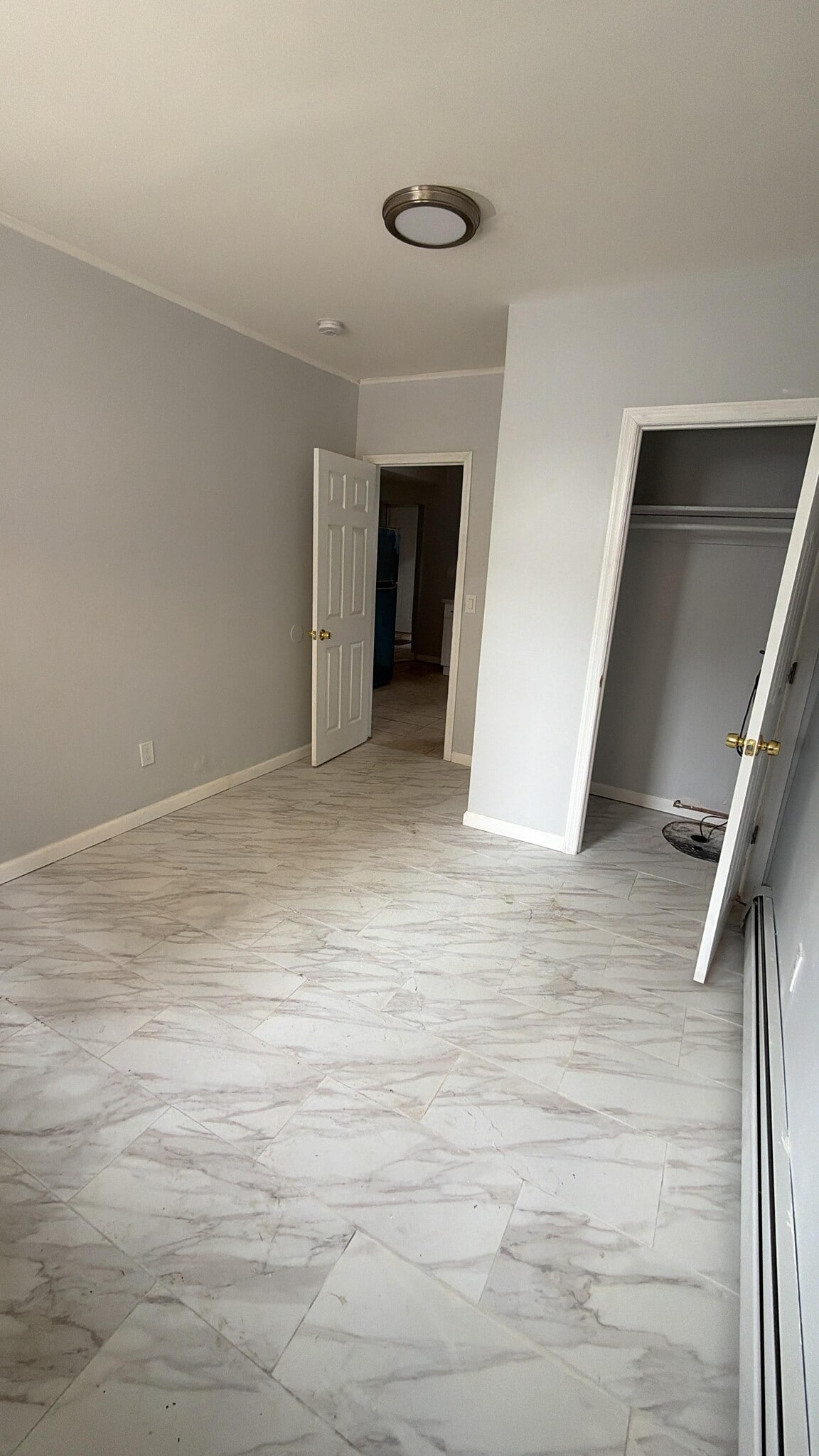 6 Rutgers Ave Bsmt - 8 Rutgers Ave