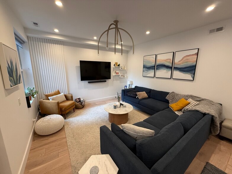 Building Photo - 1818 19th St NW