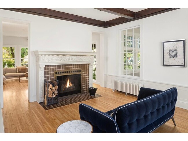 Building Photo - 2700 W Lake of the Isles Pkwy