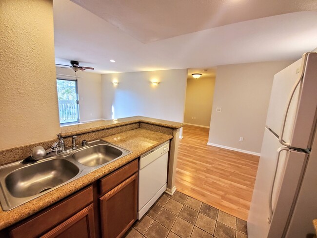 Building Photo - Upgraded 1 Bedroom 1 Bath with Balcony in ...