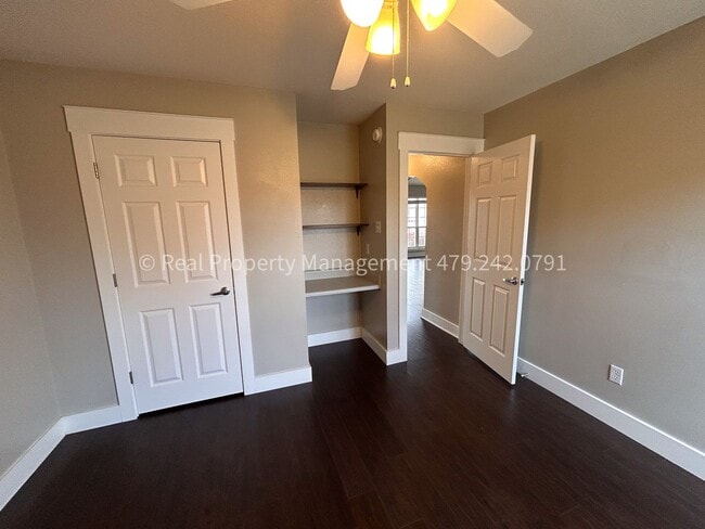 Building Photo - 1662 E Gate Cir