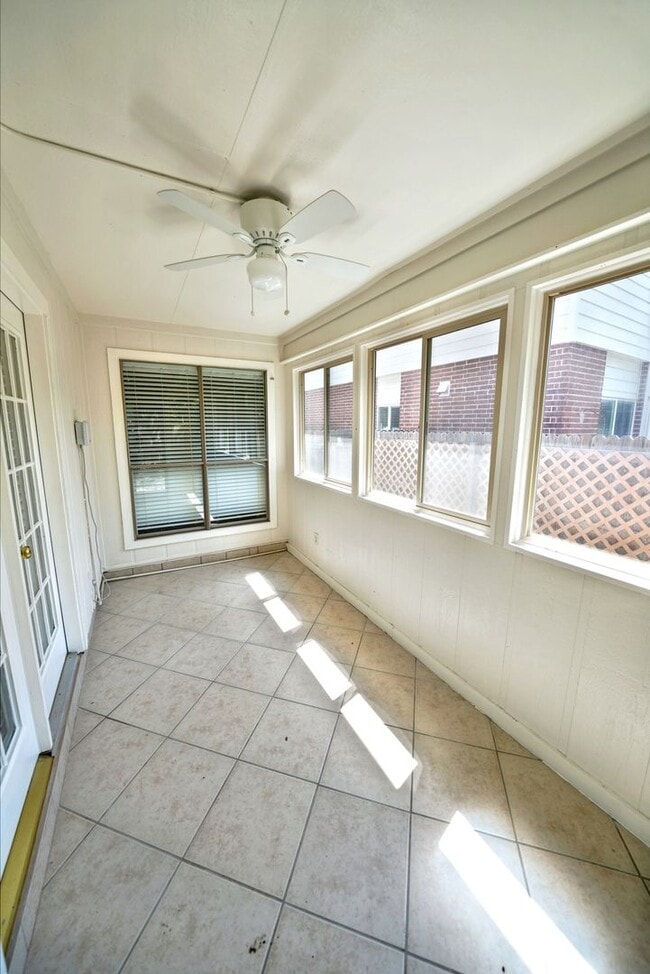 Building Photo - Beautiful Home in the desirable Shavano Ga...