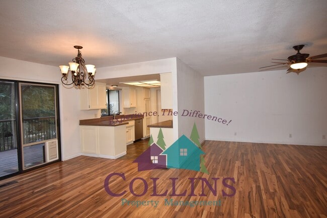 Building Photo - 10959 Henson Way