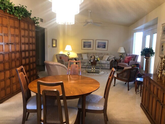 Building Photo - 923 Leisure World