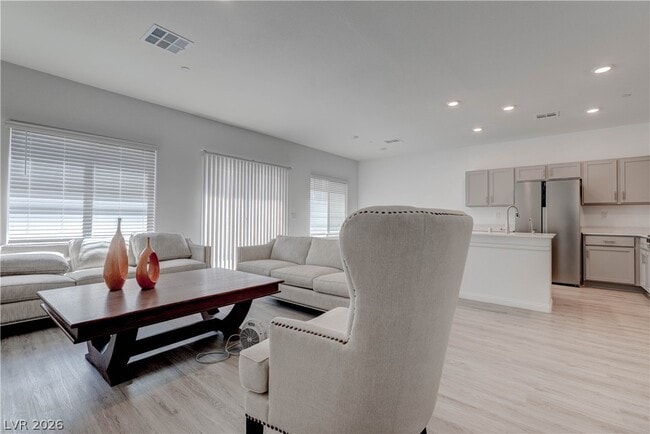 Building Photo - 9938 S Ullom Dr