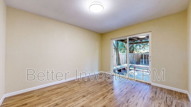 Building Photo - 580 Pomo Dr