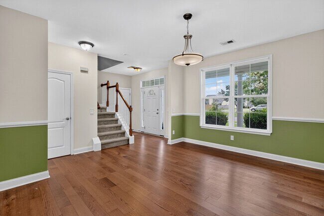 Building Photo - 152 Spindle Way