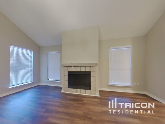 Building Photo - 4704 Wineberry Dr