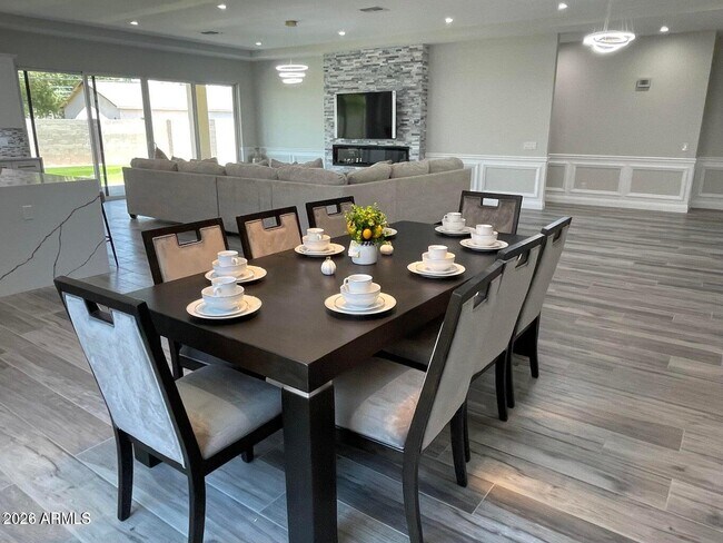 Building Photo - 6824 N 14th St