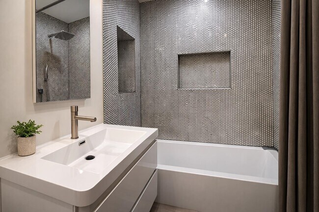 Building Photo - 335 Arlington Ave