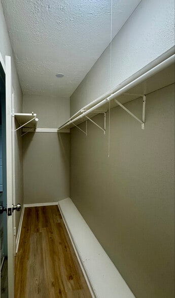 Building Photo - 804 Pearl St