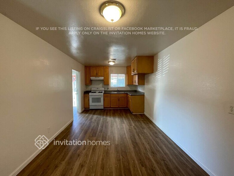 Building Photo - 452 Ladera Dr