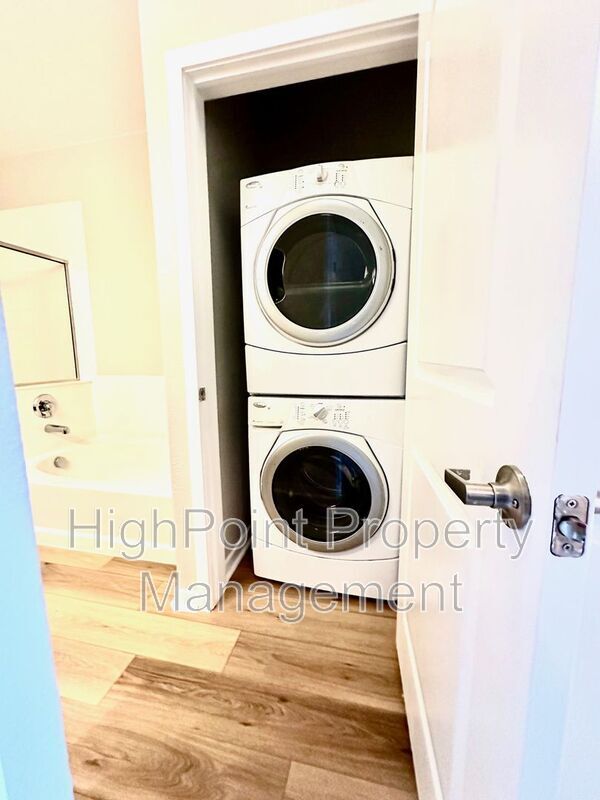 Building Photo - 13456 Via Varra