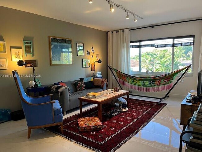 Building Photo - 2230 NE 56th Pl