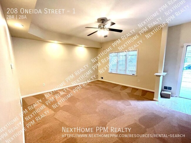 Building Photo - Great 2 bedroom,1-1/2 bath home with laund...