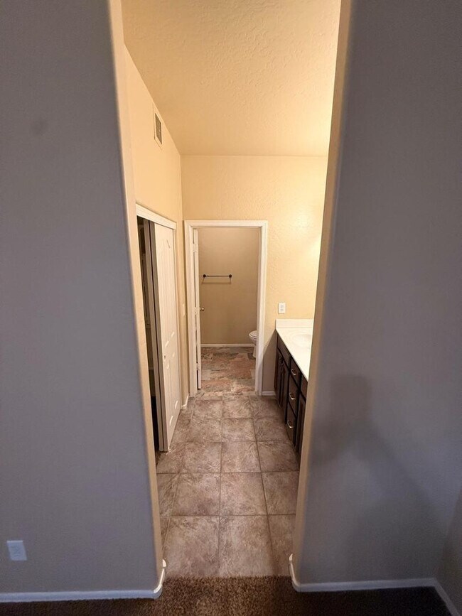 Building Photo - 8462 E Pampa Ave