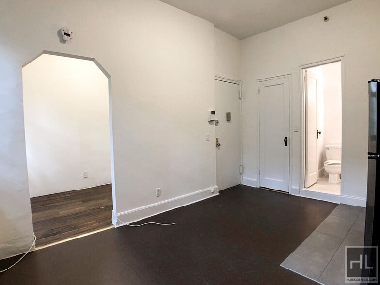 Building Photo - SECOND AVENUE