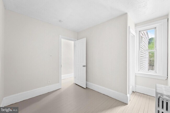 Building Photo - 511 S Harrison St