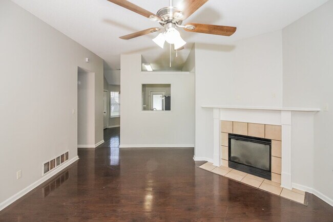 Building Photo - 9812 Southern Oak Way