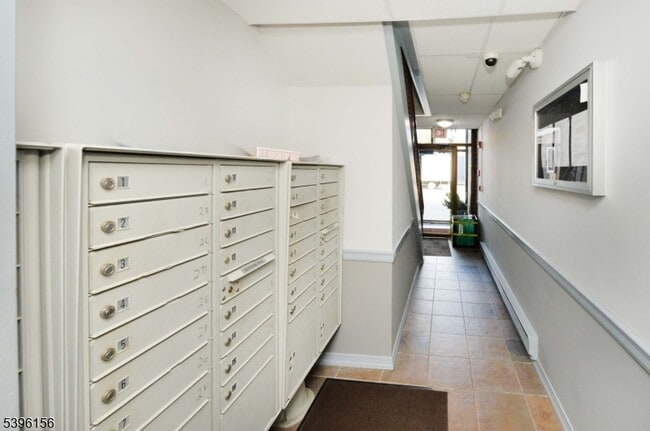 Building Photo - 199 Bergen Turnpike