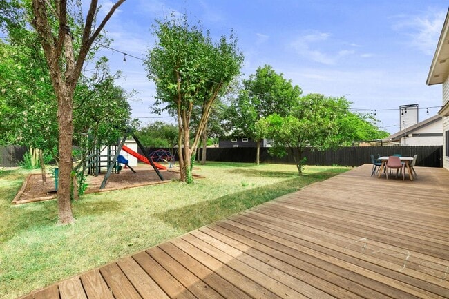 Building Photo - 6303 Morning Dew Dr