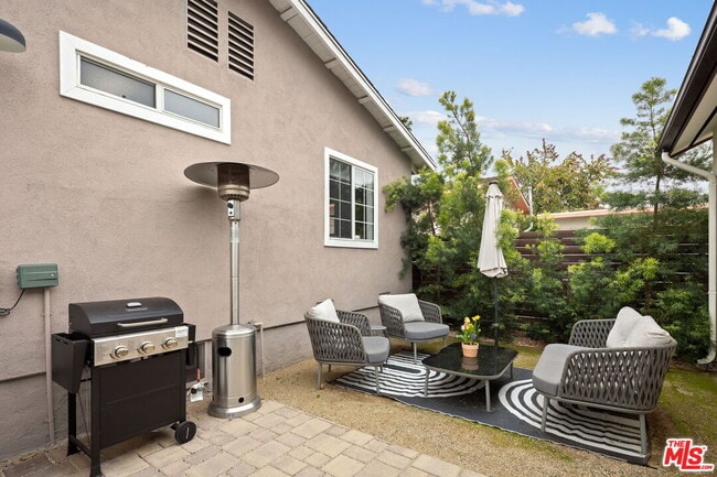 Building Photo - 3836 Seneca Ave