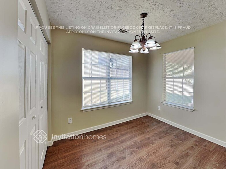 Building Photo - 125 S Greenfield Cir