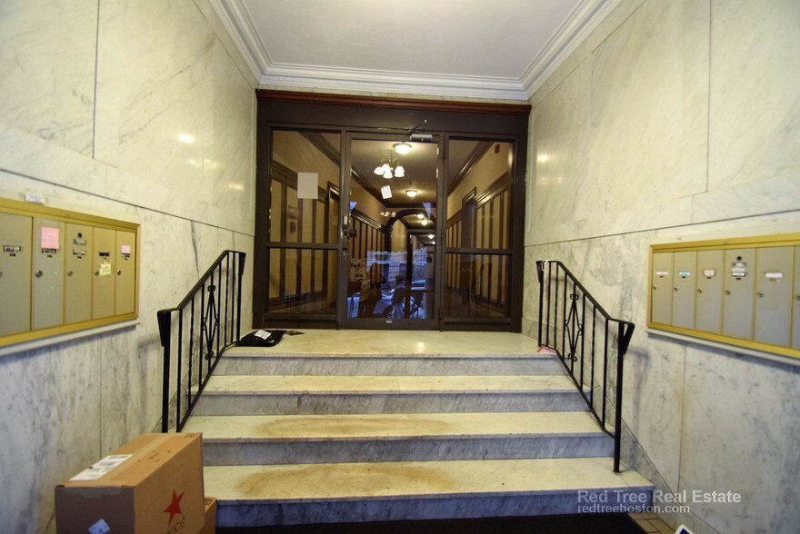 Building Photo - 6 Sutherland Rd