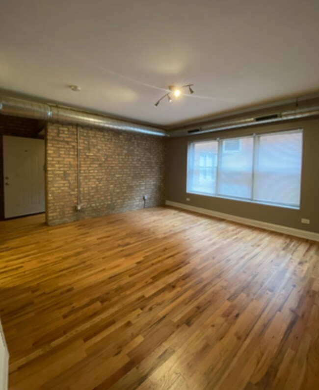 Building Photo - 6236 S King Dr