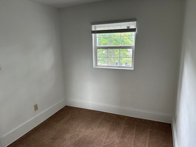 Building Photo - 2497-2499-2499 Adams Ave