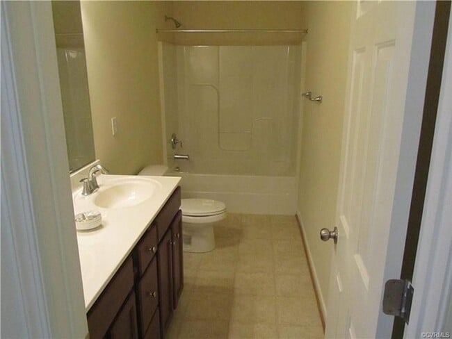 Building Photo - $2475  Beautiful West End 2-Story 4 Bedroom Colonial Home