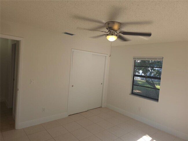 Building Photo - 10410 N Ojus Dr