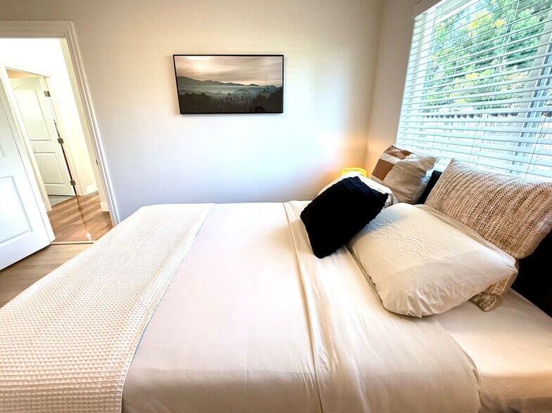 Building Photo - 10726 Randy Ln